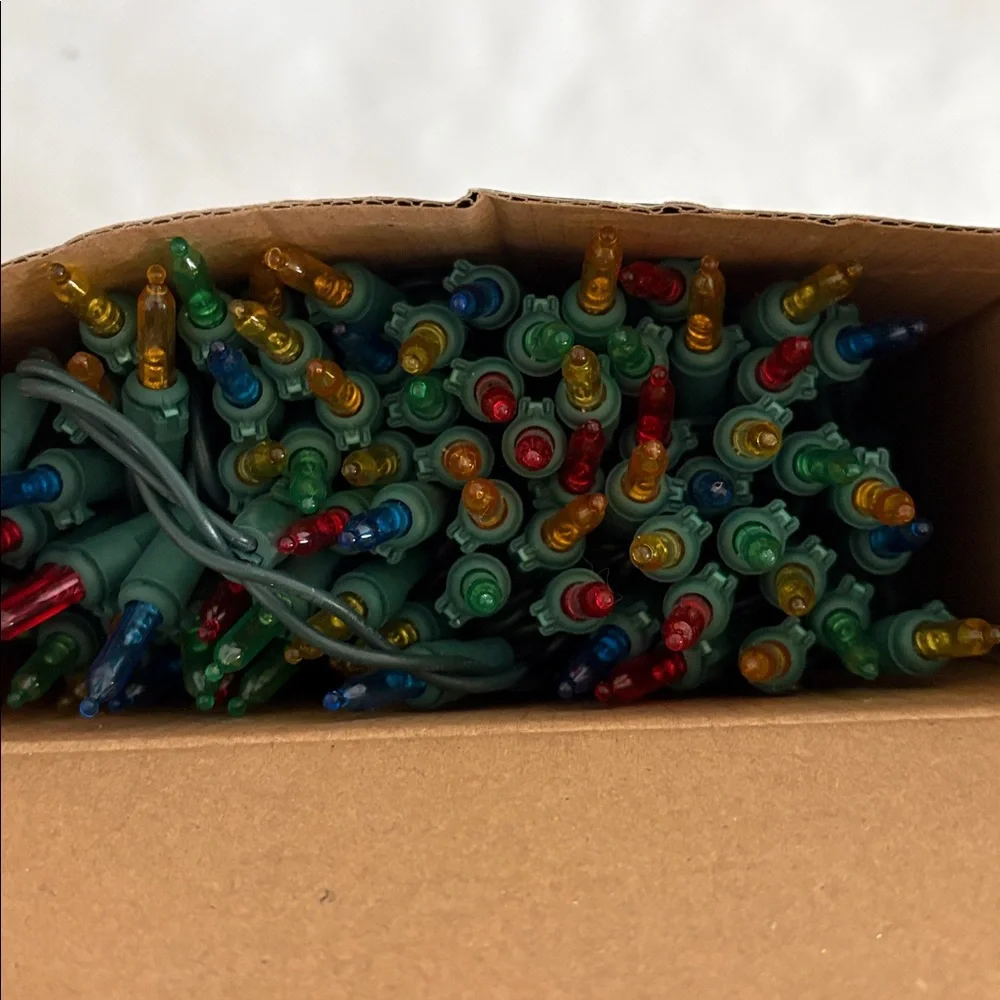 Holiday time 300 mini lights green wire 64 feet Multicolor LED String Lights new